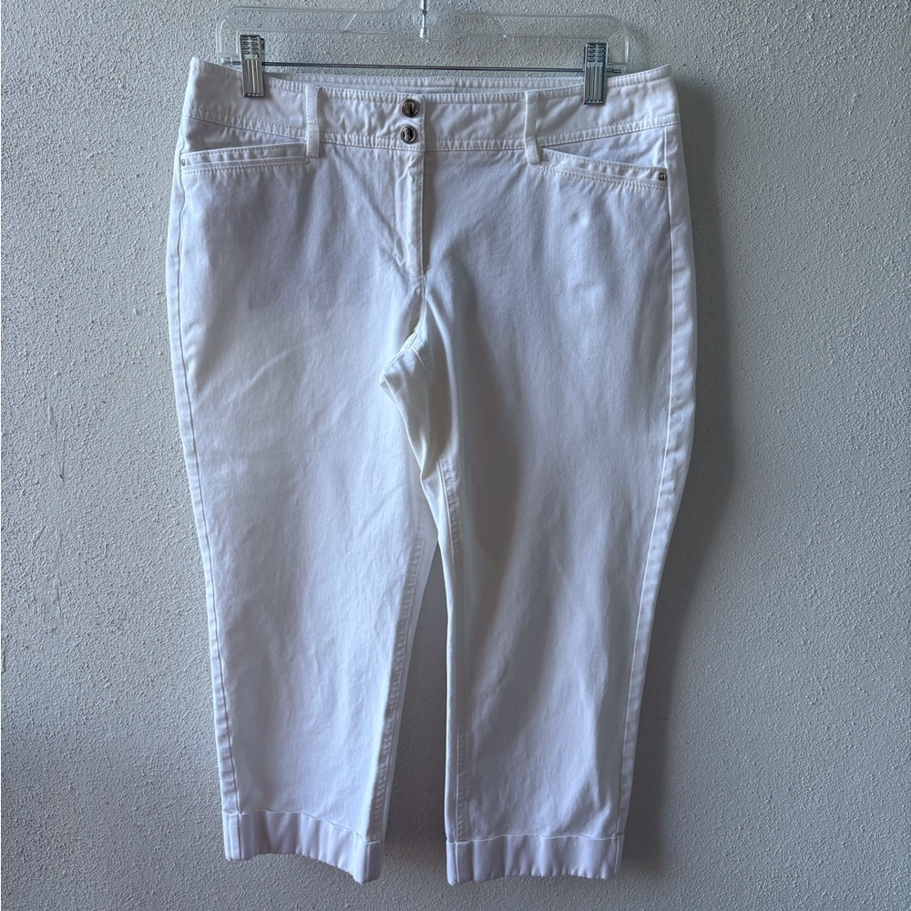 White House Black Market Size 10 White Slim Crop Cuffs Pockets Cruise Beach